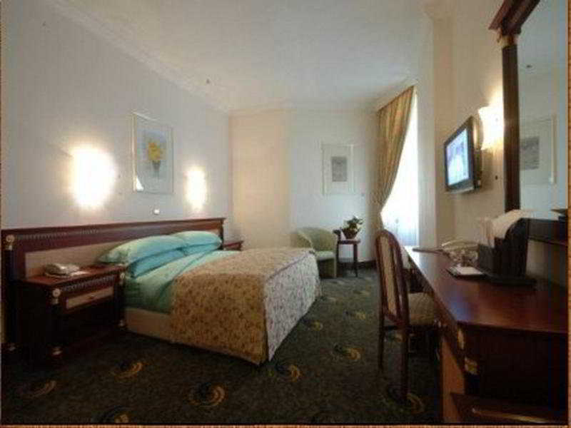 Al Shohada By Palm Rich Makkah Hotell Mekka Eksteriør bilde A room at the hotel