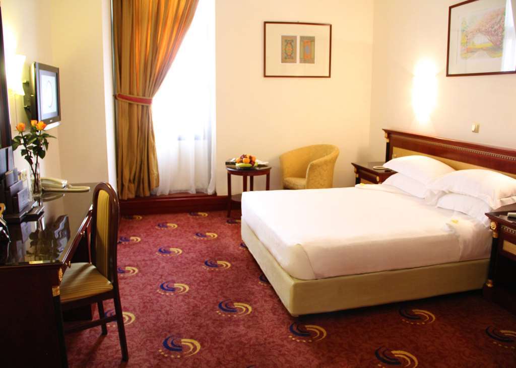 Al Shohada By Palm Rich Makkah Hotell Mekka Rom bilde A room at the hotel